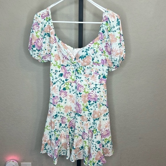 celicecci Dresses & Skirts - 257 - Celicecci NWT White Floral Mini Dress, Size Medium